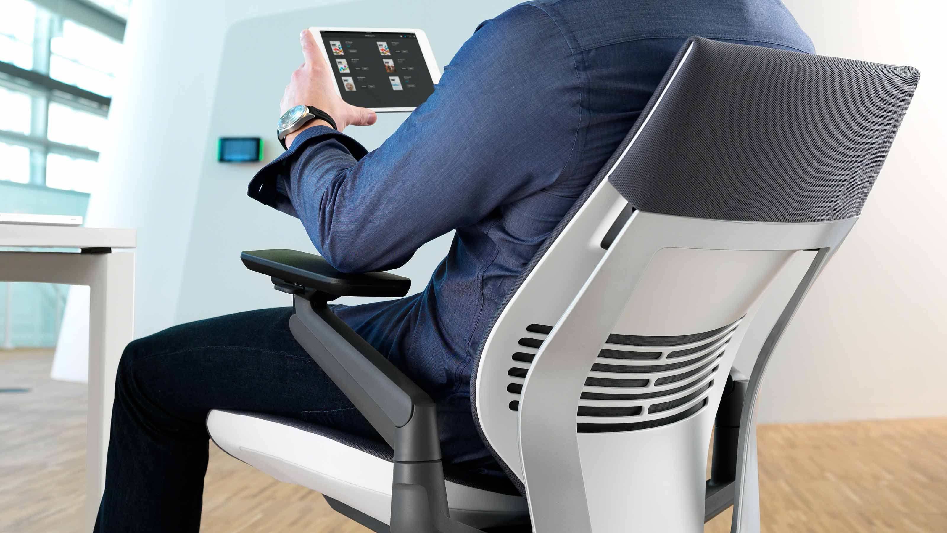 Gesture task online chair